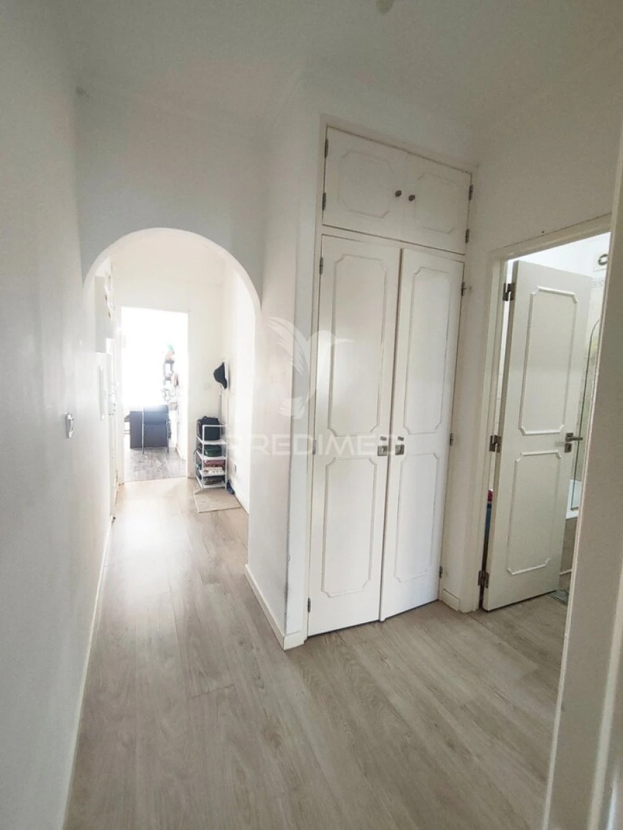 Apartamento T2 para Venda em Alfragide Foto 5