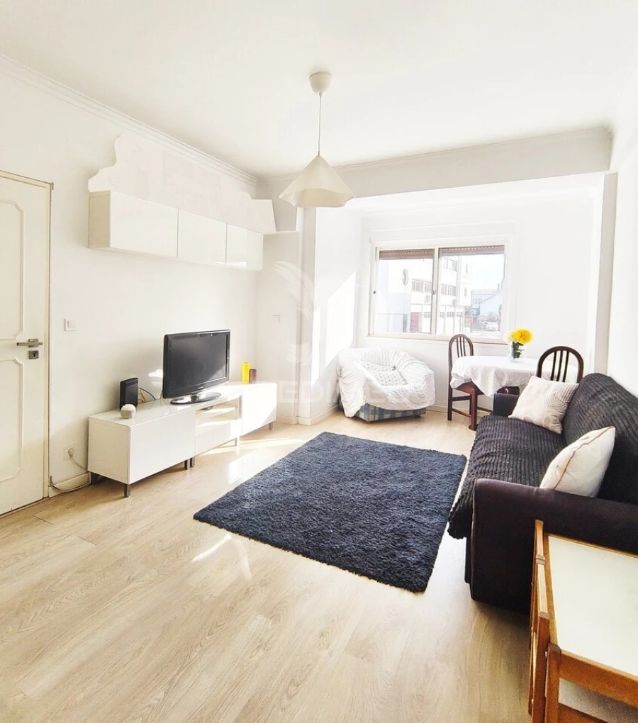 Apartamento T2 para Venda em Alfragide Foto 6