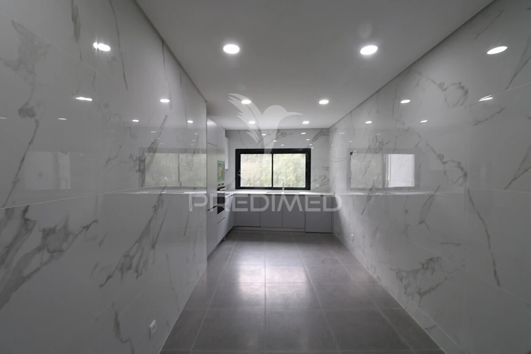 Moradia T3 para Venda em Alfena Foto 18