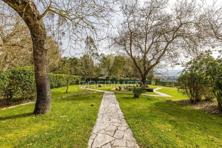 Moradia T3 para Venda em Cela Foto 38