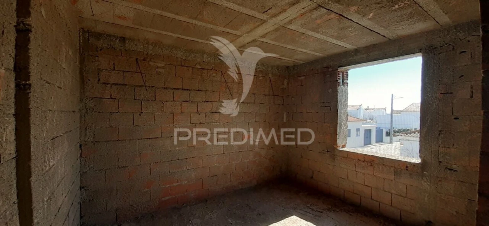 Moradia T4 para Venda em Cuba Foto 6