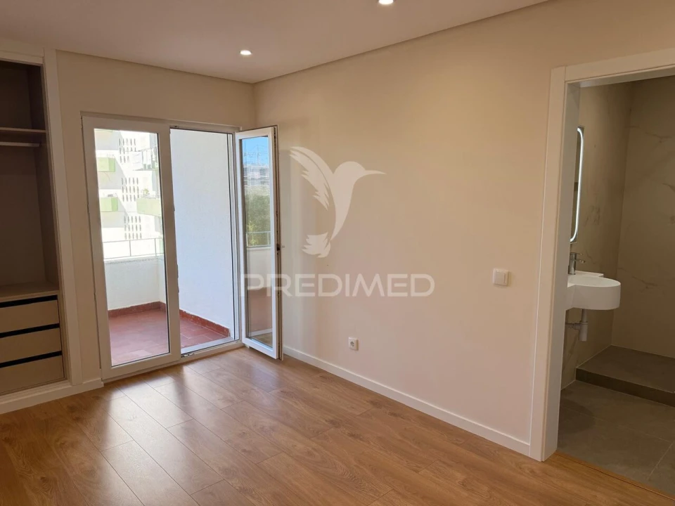 Apartamento T3 para Venda em Portimão Foto 27