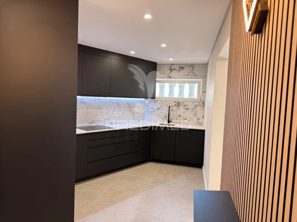Apartamento T3 para Venda em Portimão Foto 10