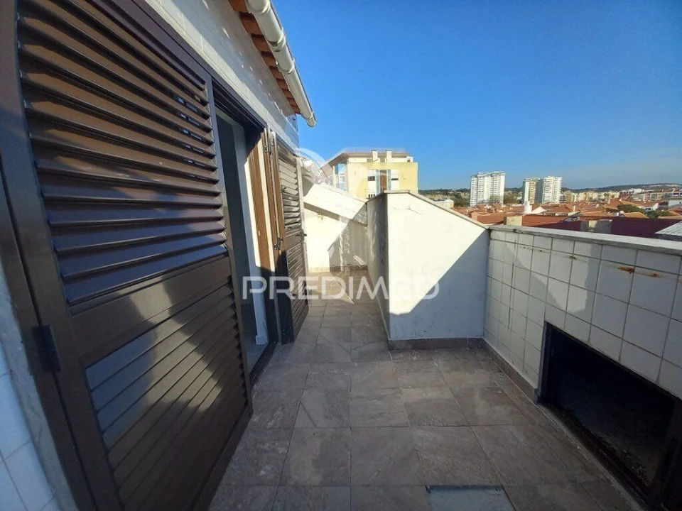 Apartamento T3 para Venda em Costa da Caparica Foto 4