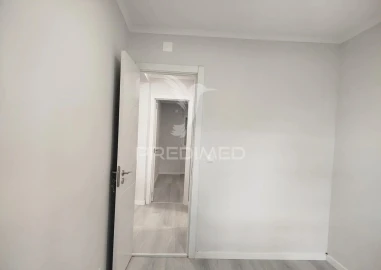 Apartamento T2 para Venda em Benfica