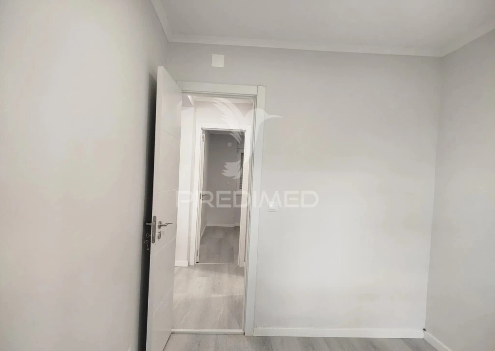 Apartamento T2 para Venda em Benfica Foto 13