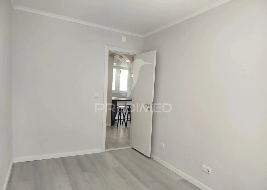 Apartamento T2 para Venda em Benfica Foto 15