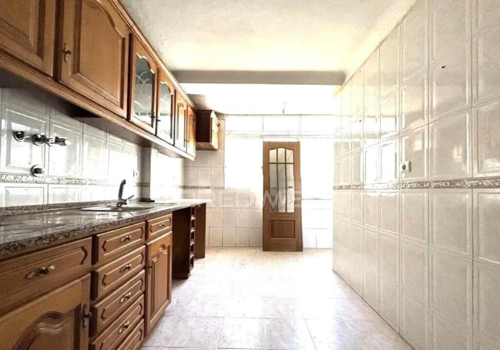 Apartamento T2 para Venda em Benfica Foto 6