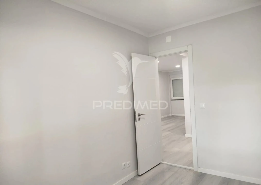 Apartamento T2 para Venda em Benfica Foto 16