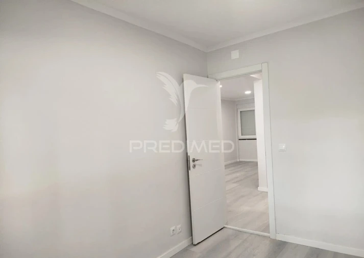 Apartamento T2 para Venda em Benfica Foto 16