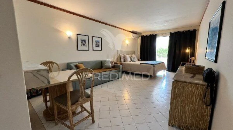 Apartamento T0 para Venda em Albufeira e Olhos de Água Foto 10