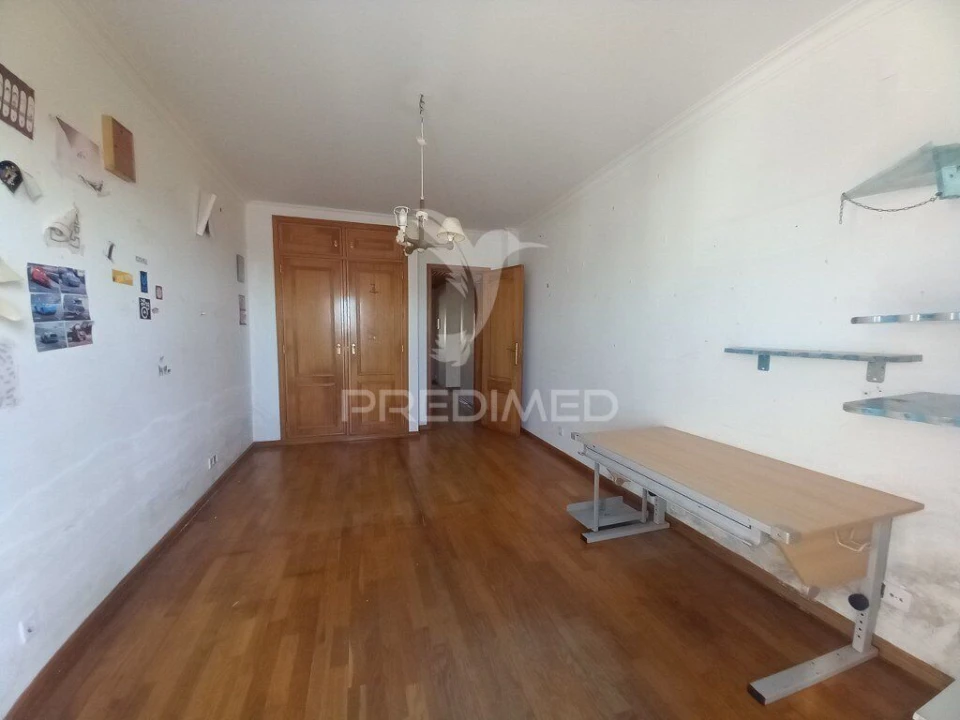 Moradia T5 para Venda em Santo Isidoro Foto 24