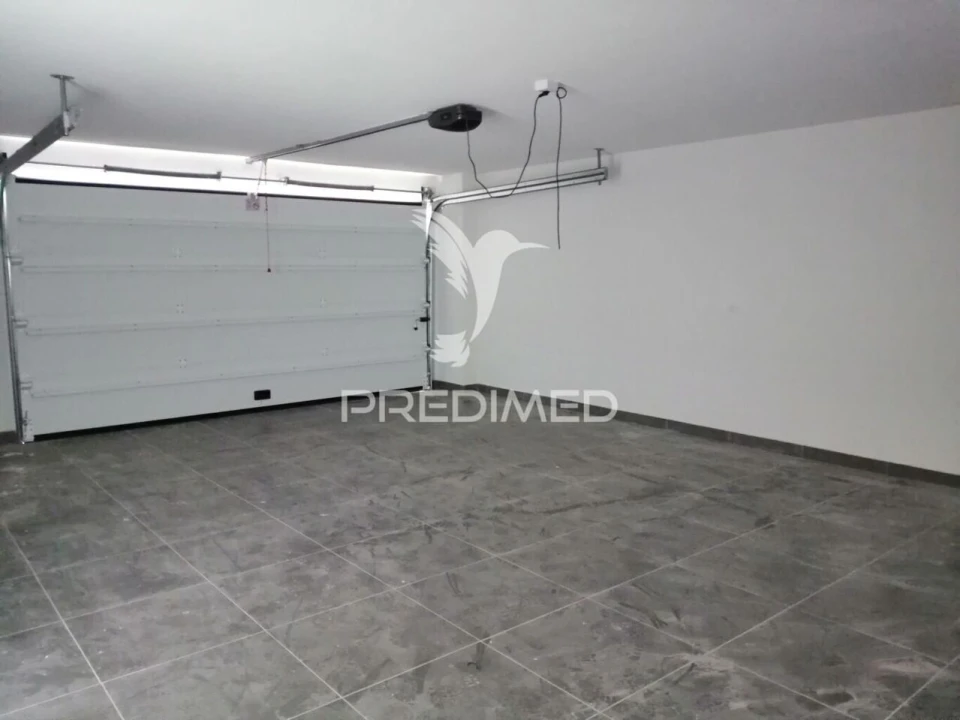 Moradia T4 para Venda em Corroios Foto 13