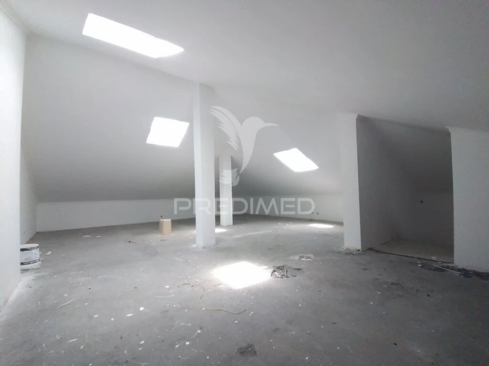 Moradia T6 para Venda em Rio de Mouro Foto 27