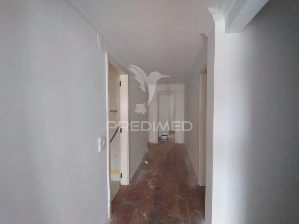 Moradia T6 para Venda em Rio de Mouro Foto 3