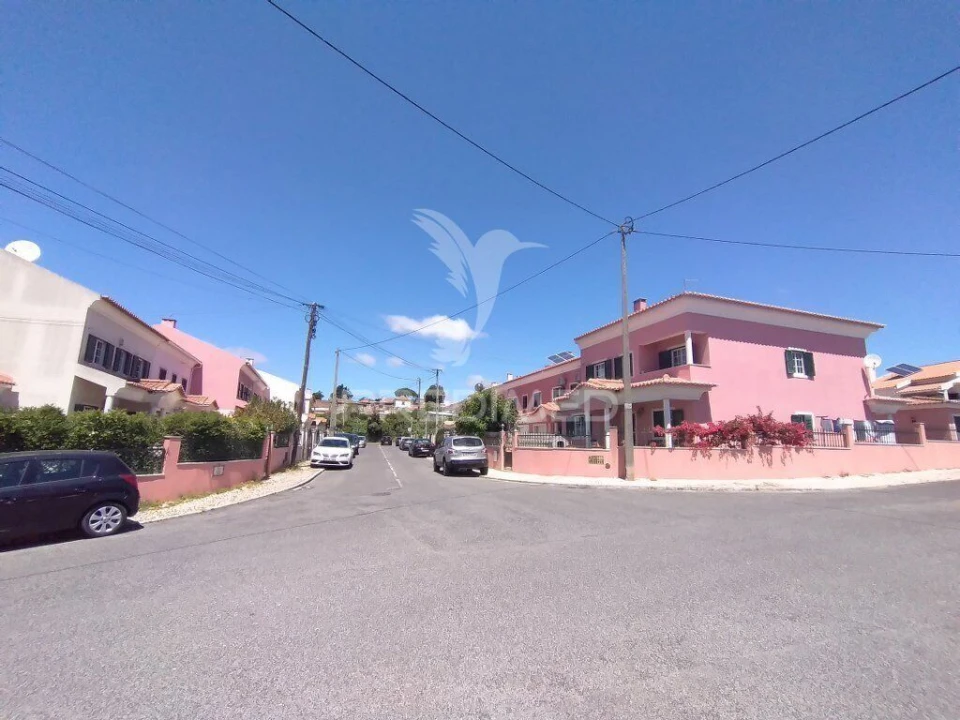 Moradia T6 para Venda em Rio de Mouro Foto 38