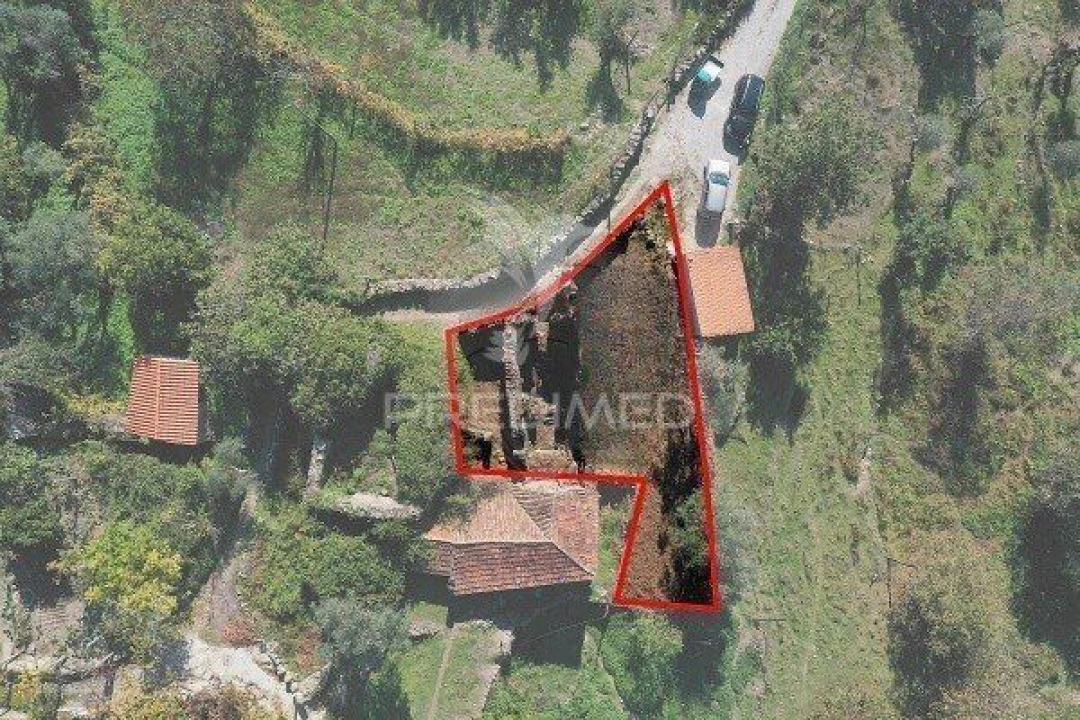 Moradia T2 para Venda em Oliveira do Douro Foto 8