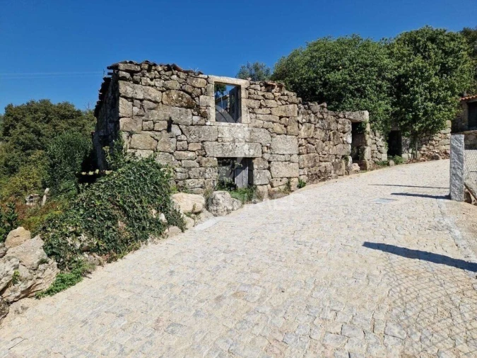 Moradia T2 para Venda em Oliveira do Douro