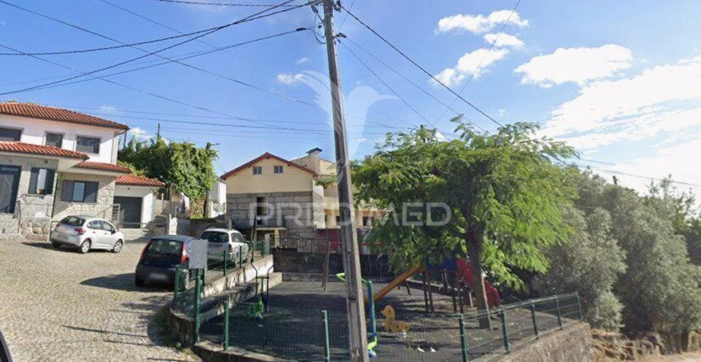 Terreno para Venda em Chã Foto 2