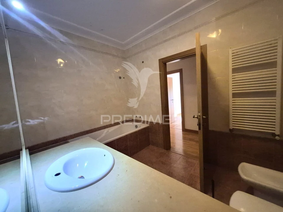 Apartamento T2 para Venda em Vila Franca de Xira Foto 6