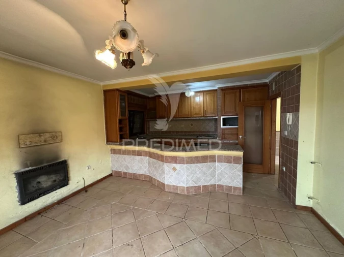 Moradia T3 para Venda em Alijo Foto 4