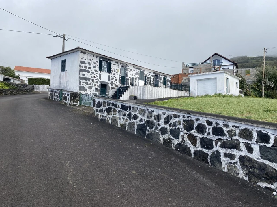 Moradia T2 para Venda em Rosais Foto 1