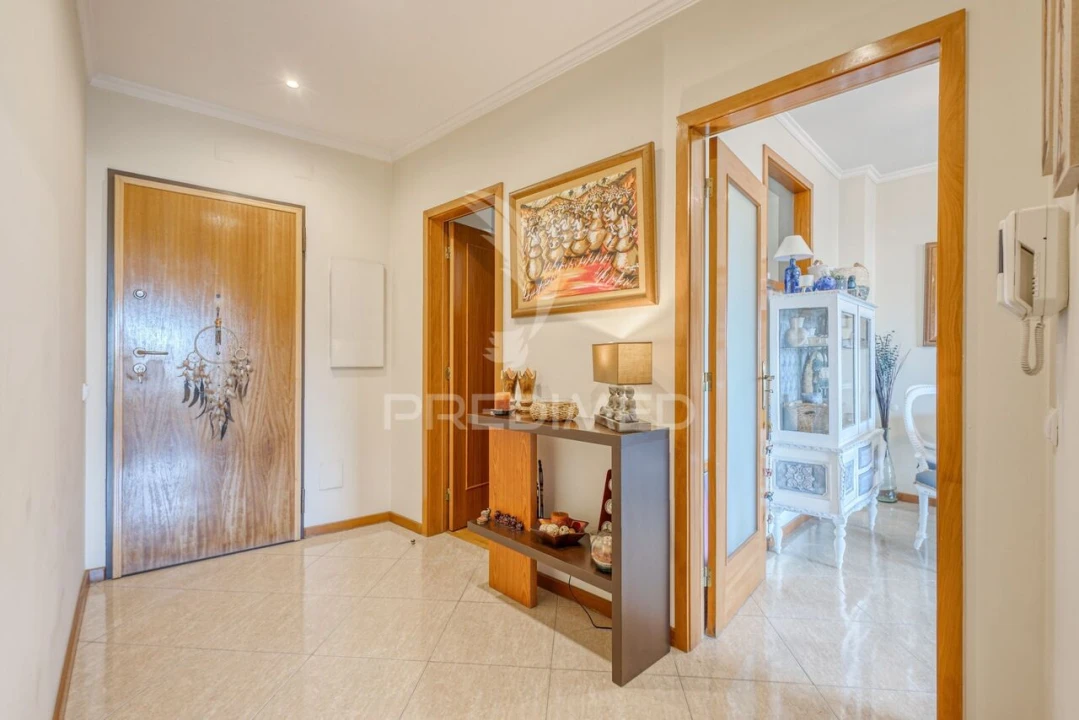 Apartamento T1 para Venda em Vilar de Andorinho Foto 4