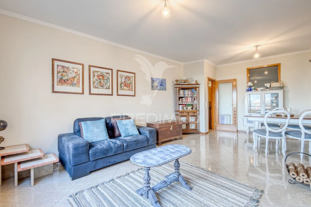 Apartamento T1 para Venda em Vilar de Andorinho Foto 3