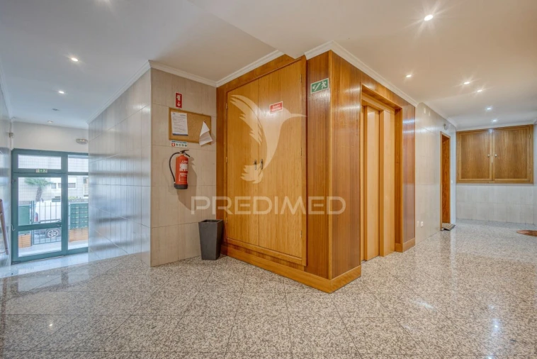 Apartamento T1 para Venda em Vilar de Andorinho Foto 16