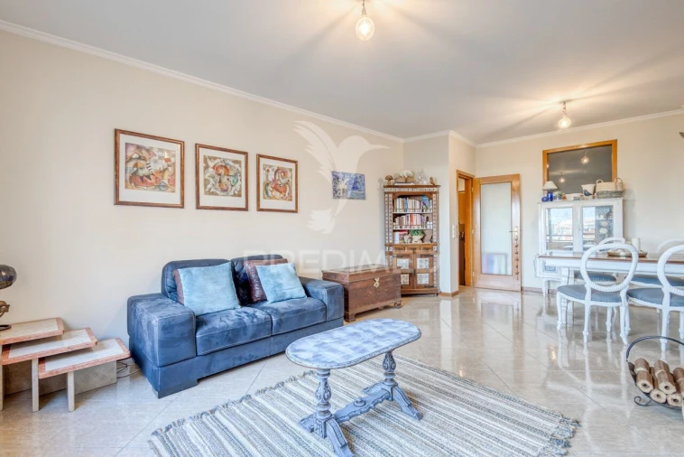 Apartamento T1 para Venda em Vilar de Andorinho Foto 3