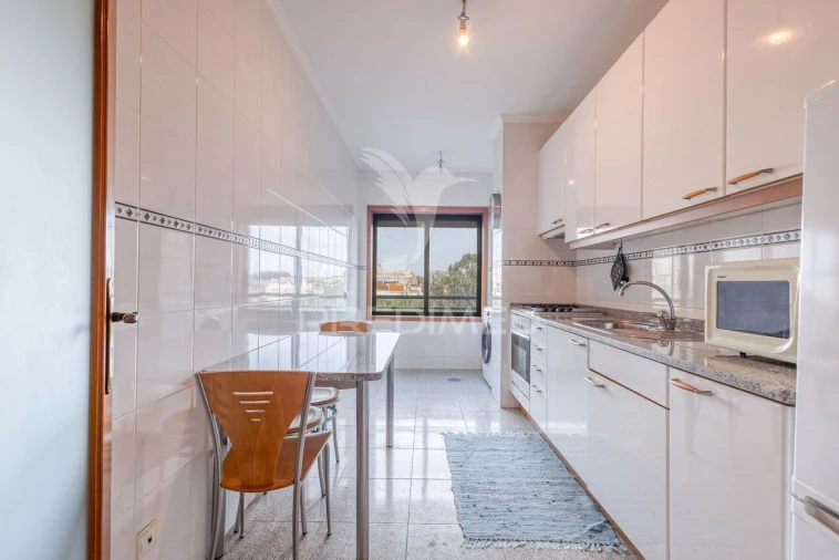 Apartamento T1 para Venda em Vilar de Andorinho Foto 9