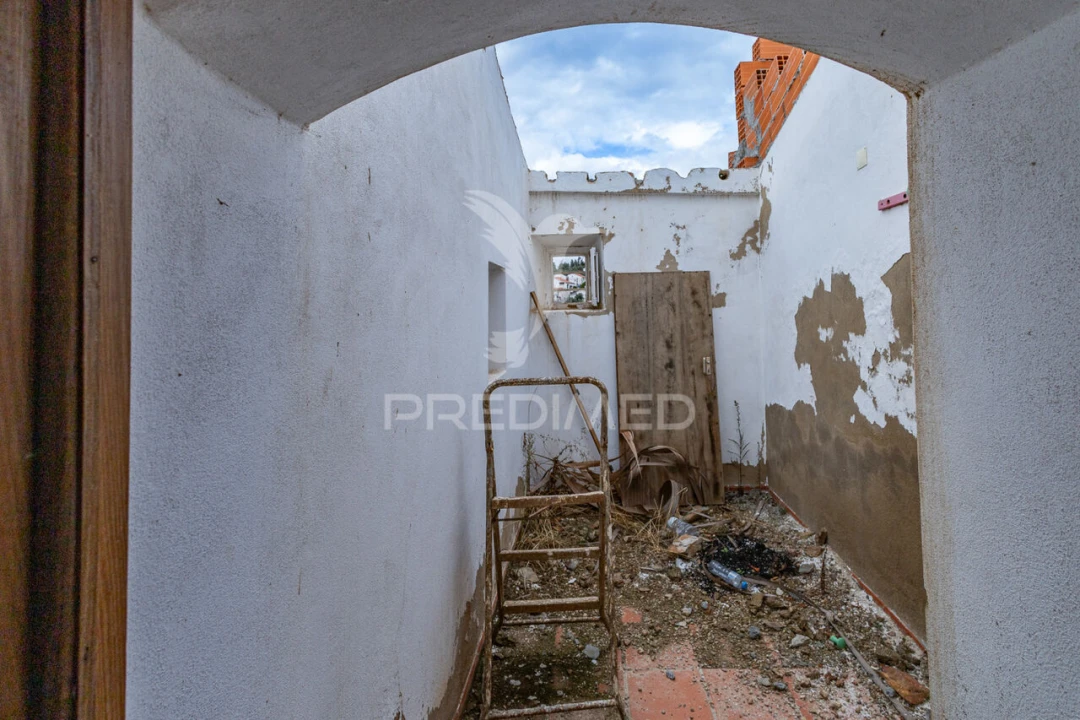 Moradia T1 para Venda em Rio de Moinhos Foto 5