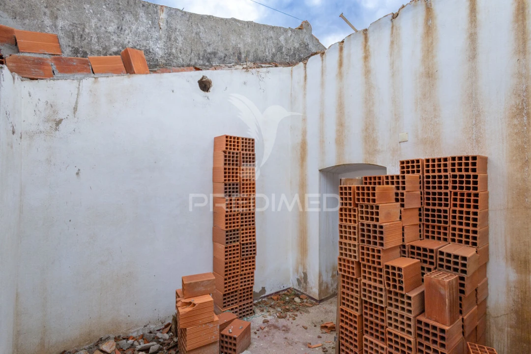 Moradia T1 para Venda em Rio de Moinhos Foto 10