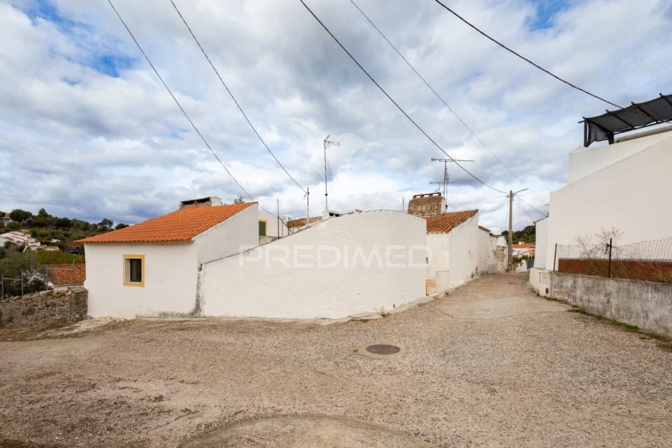 Moradia T1 para Venda em Rio de Moinhos Foto 22