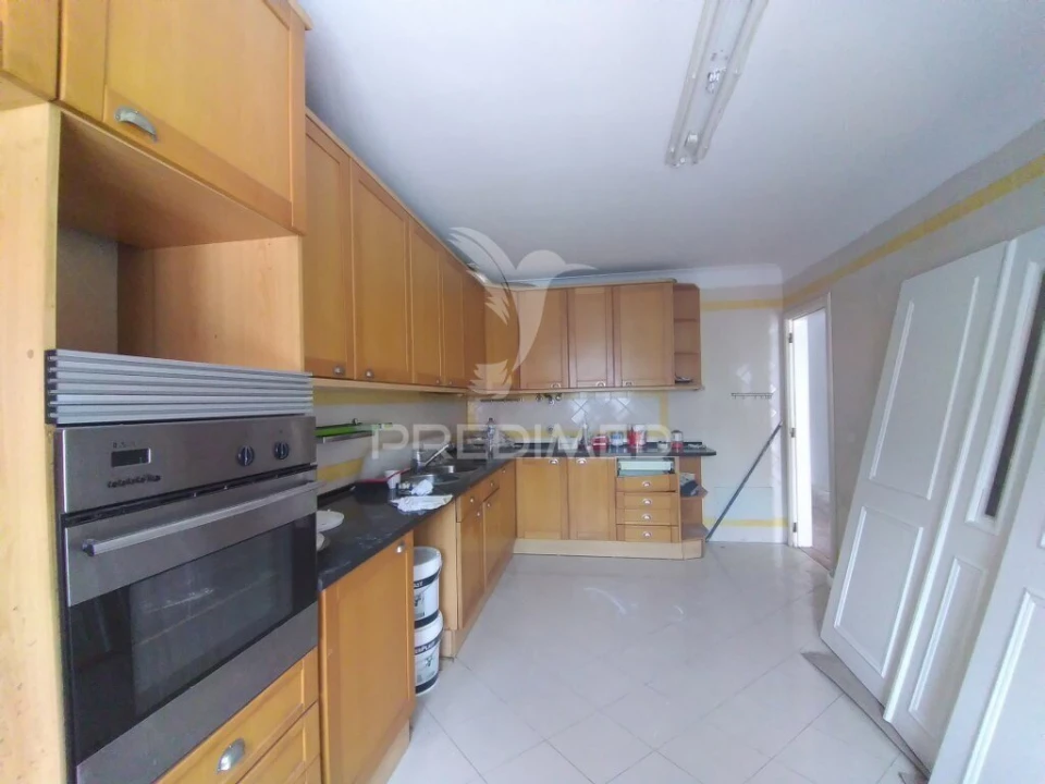 Moradia T5 para Venda em Rio de Mouro Foto 3