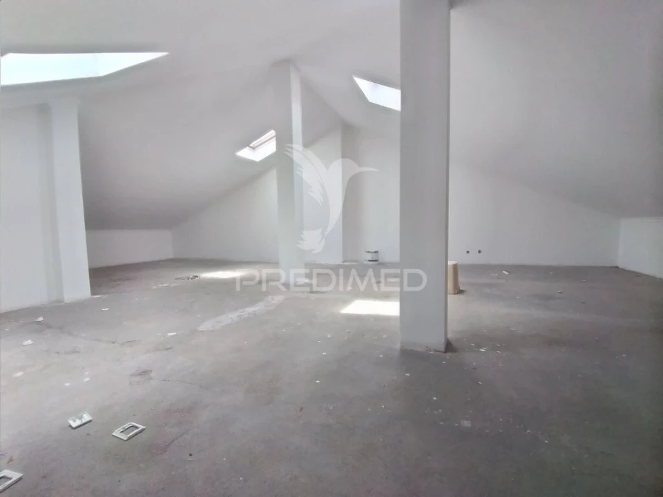 Moradia T5 para Venda em Rio de Mouro Foto 21