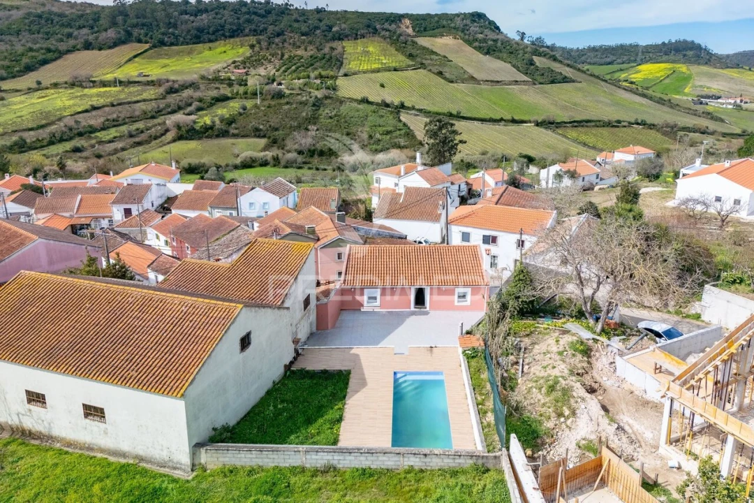 Moradia T4 para Venda em Santo Quintino Foto 4