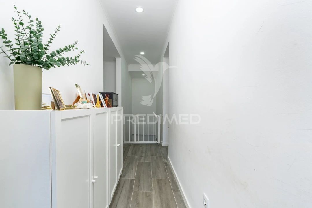 Moradia T4 para Venda em Santo Quintino Foto 7