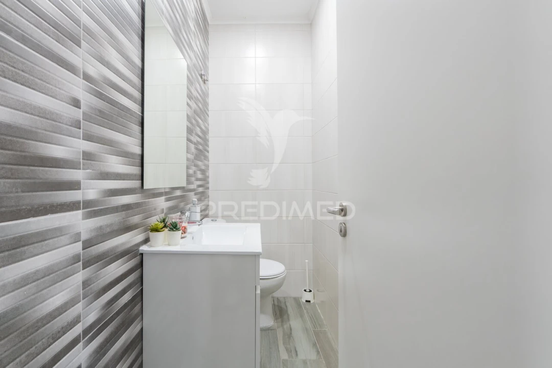 Moradia T4 para Venda em Santo Quintino Foto 21