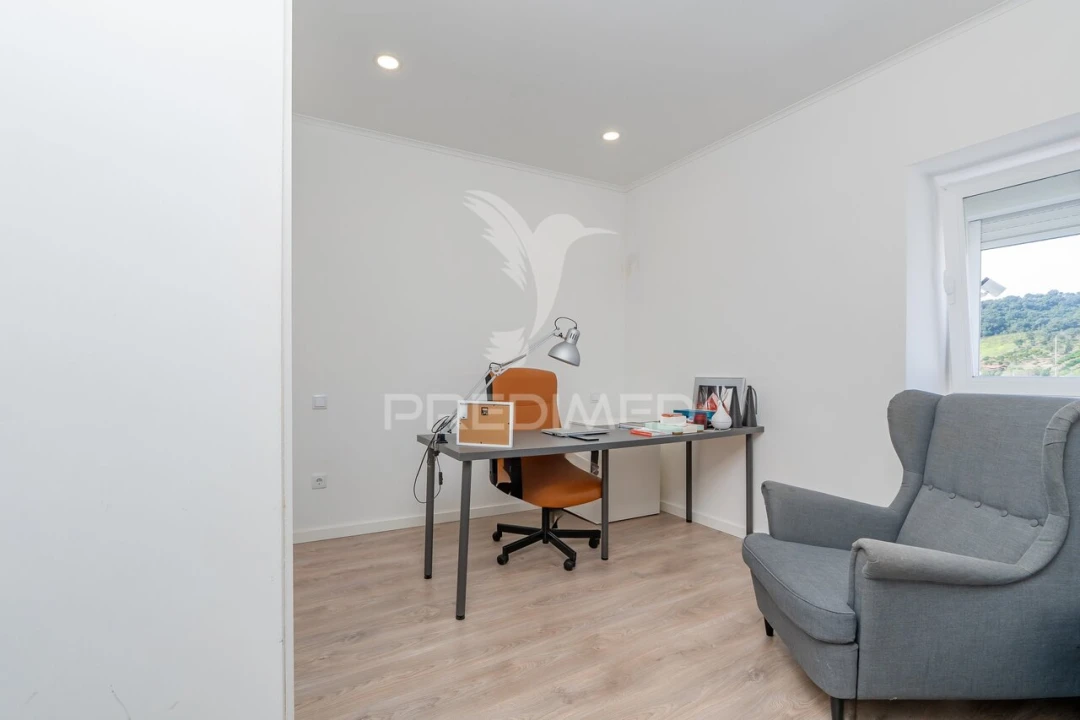 Moradia T4 para Venda em Santo Quintino Foto 13