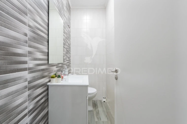 Moradia T4 para Venda em Santo Quintino Foto 21