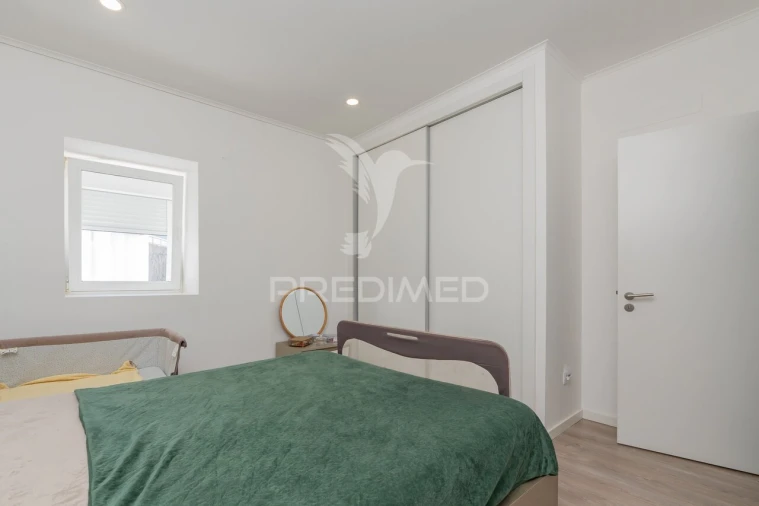 Moradia T4 para Venda em Santo Quintino Foto 9