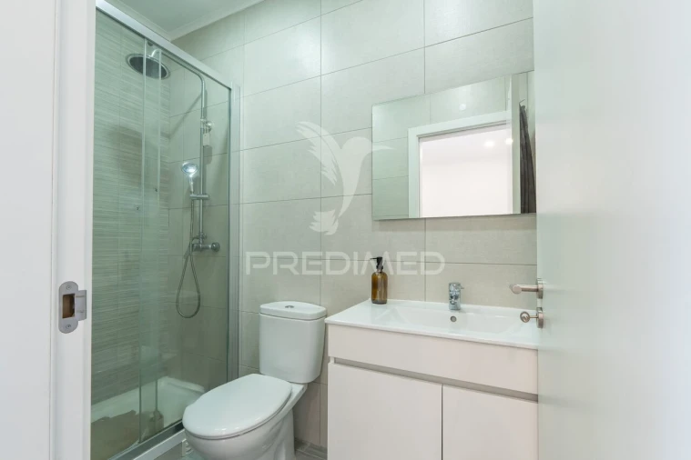 Moradia T4 para Venda em Santo Quintino Foto 16