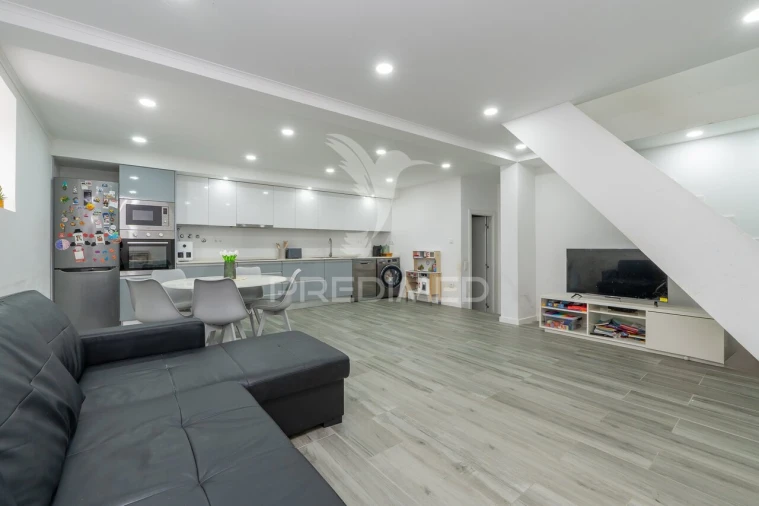 Moradia T4 para Venda em Santo Quintino Foto 18