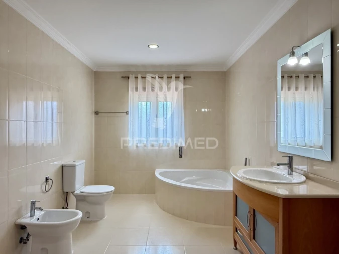 Moradia T4 para Venda em Fatima Foto 31