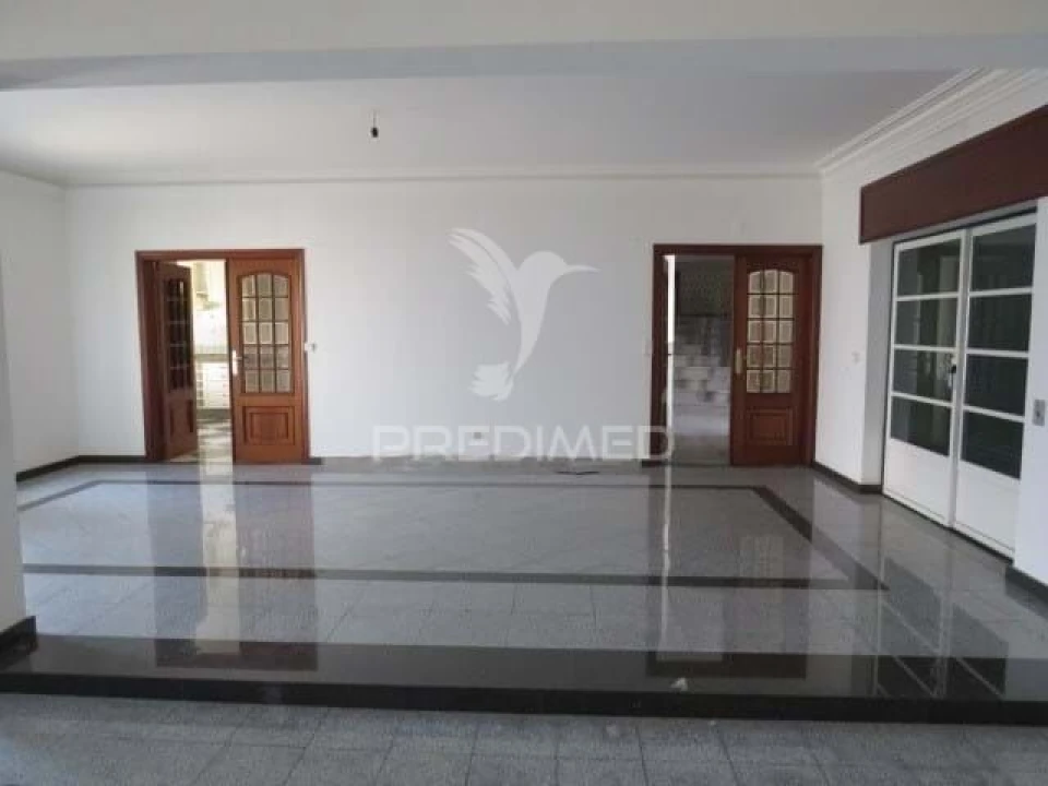 Moradia T4 para Venda em Assunção, Ajuda, Salvador e Santo Ildefonso Foto 5