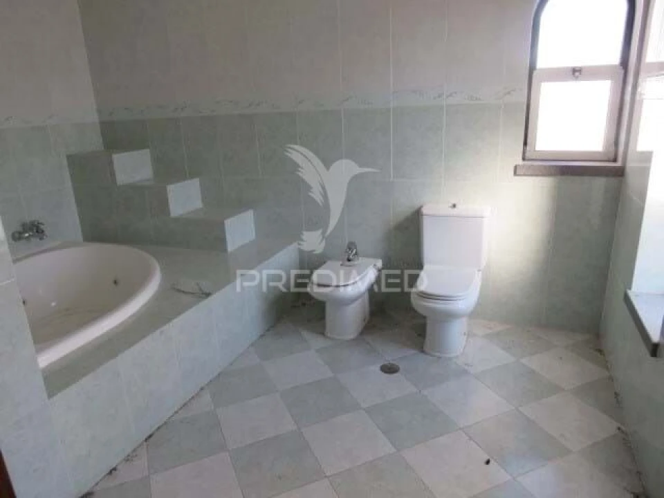 Moradia T4 para Venda em Assunção, Ajuda, Salvador e Santo Ildefonso Foto 10