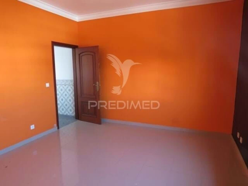 Moradia T4 para Venda em Assunção, Ajuda, Salvador e Santo Ildefonso Foto 9