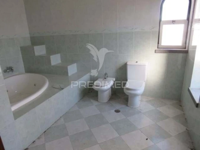 Moradia T4 para Venda em Assunção, Ajuda, Salvador e Santo Ildefonso Foto 10