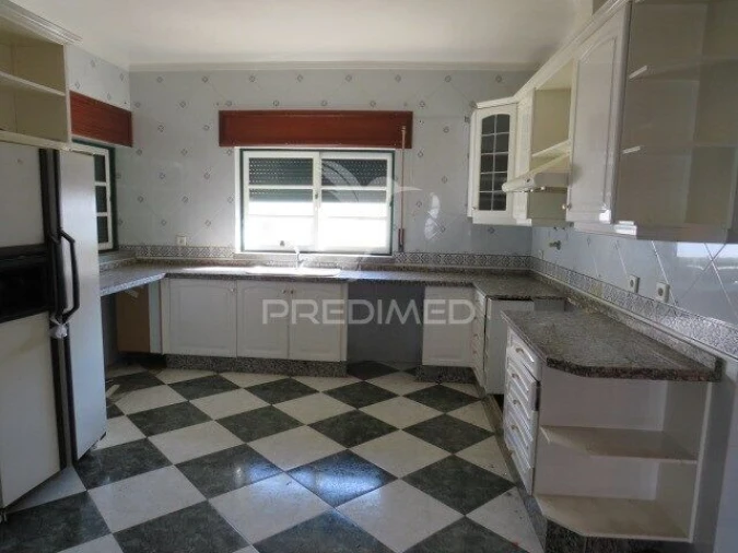 Moradia T4 para Venda em Assunção, Ajuda, Salvador e Santo Ildefonso Foto 3